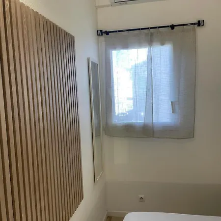 Beach Side, 2 Bedrooms, Wifi, Air Conditioning, Parking Apartment