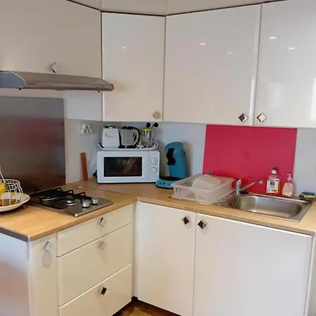 Beach Side, 2 Bedrooms, Wifi, Air Conditioning, Parking Sète