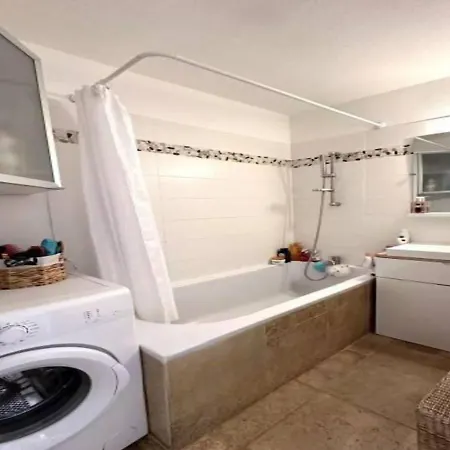 Beach Side, 2 Bedrooms, Wifi, Air Conditioning, Parking * Sète